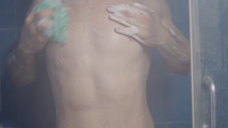 persona que se ducha