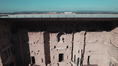 Escenario-Histórico-Del-Teatro-Romano-De-Orange,-Francia---Vista-Aérea