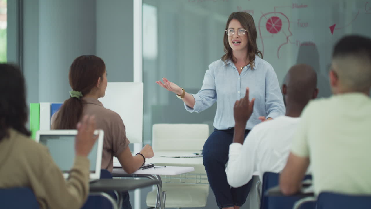 involucrarse con un grupo de mentes curiosas