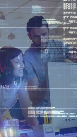 animación del procesamiento de datos financieros en diversas personas de negocios que utilizan computadora