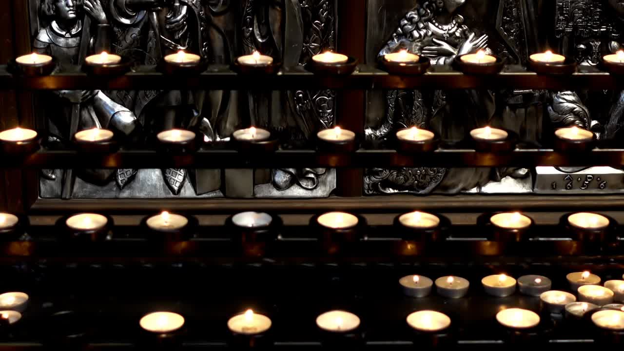 Candela votiva. Riprese della Cattedrale Cattolica