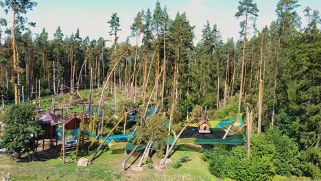 Un-Parque-De-Atracciones-En-Ruinas-Después-De-Una-Tormenta.