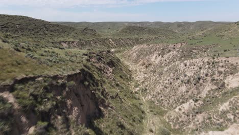 video de dron de 4k de arikaree rompe el cañón en kansas durante el verano