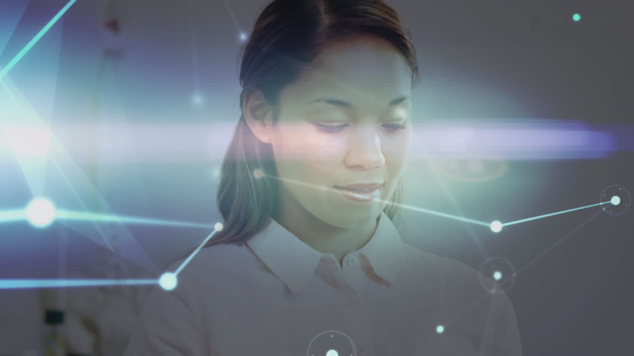 red de animación de conexiones a través de una doctora asiática