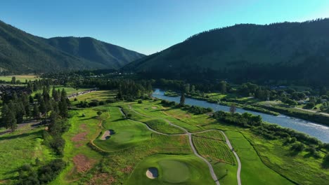 Canyon-River-Golf-Course-On-The-Banks-Of-Clark-Fork-River-In-Missoula,-Montana,-USA