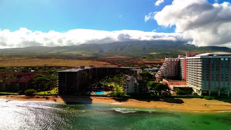 Aston-Kaanapali-Shores:-La-Belleza-De-La-Playa-De-Maui-Desde-El-Cielo