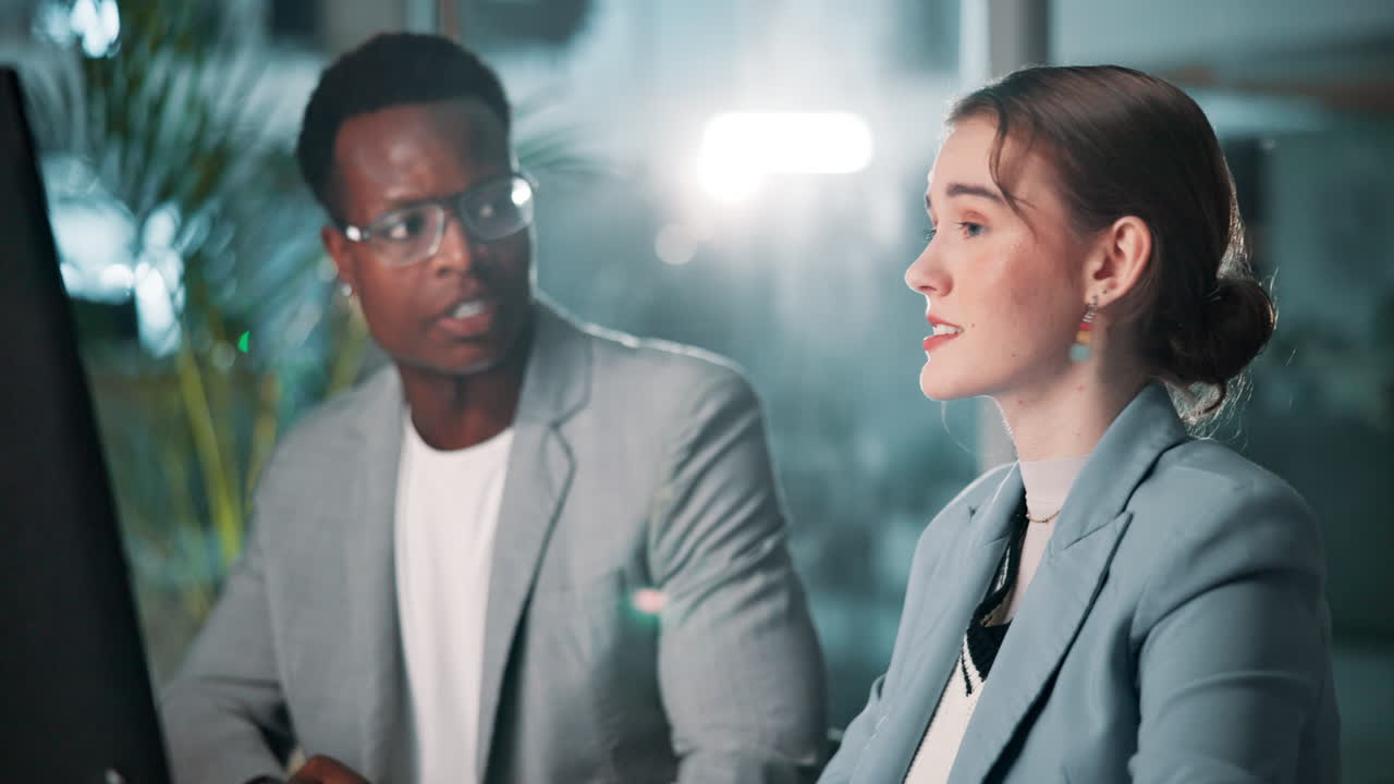 Business team collaborating in the office