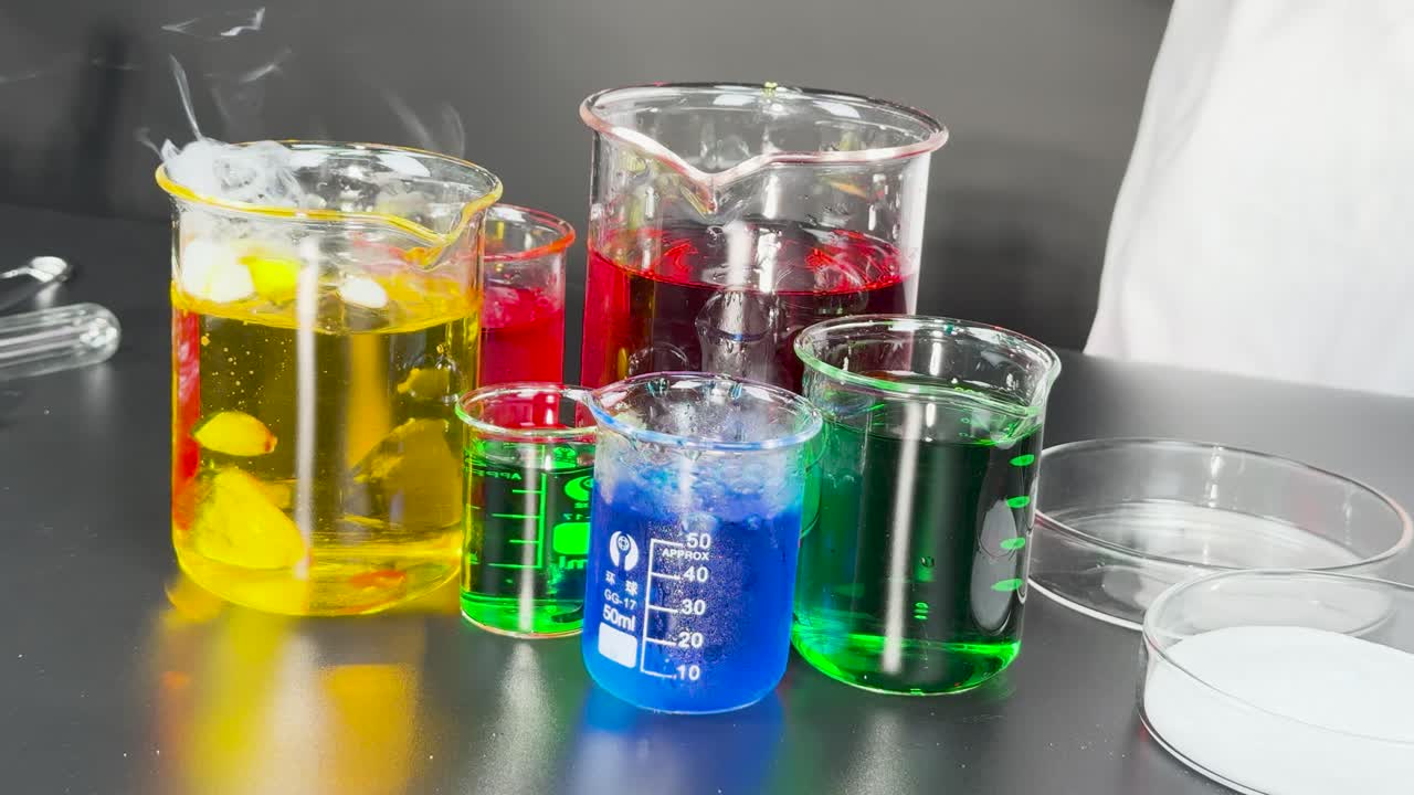 실험실에서 다채로운 화학 반응