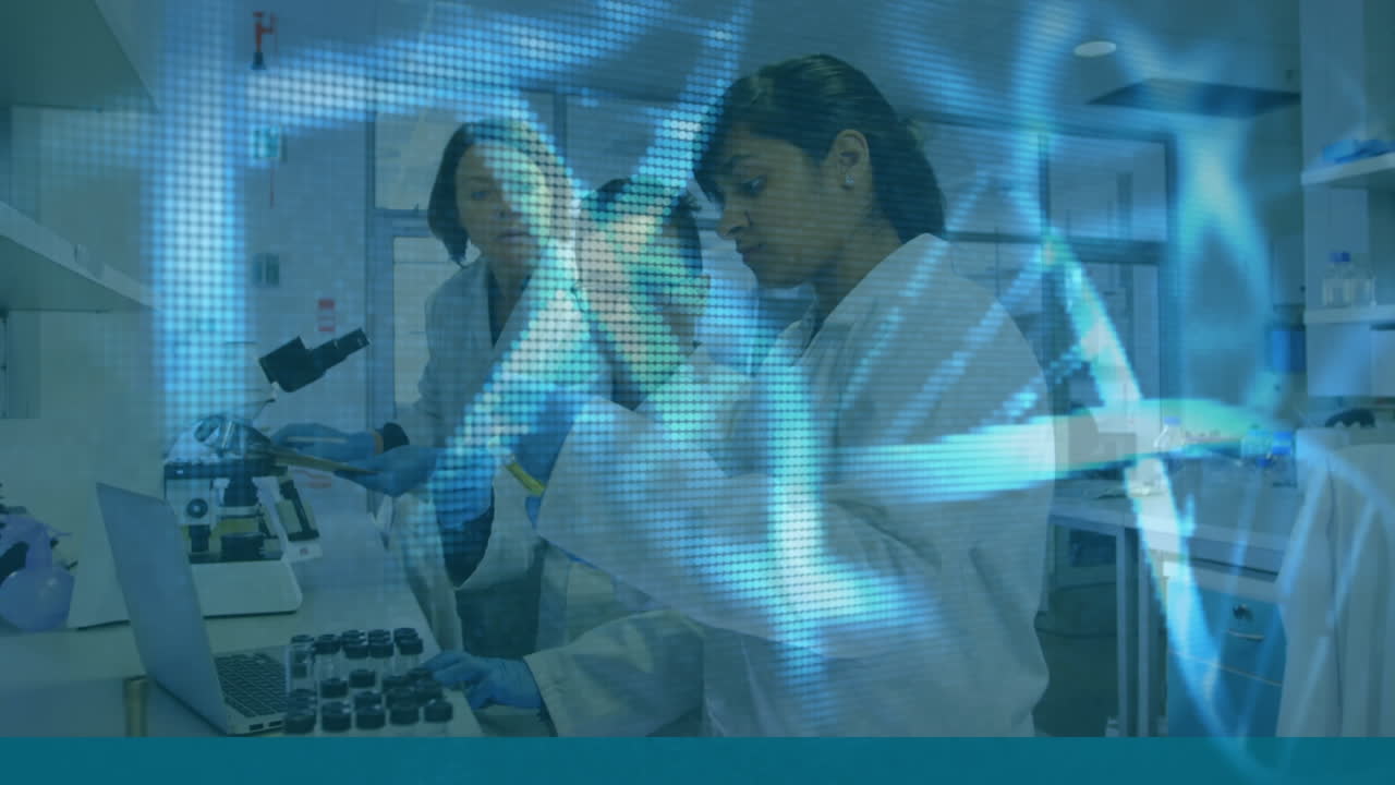 la estructura del adn girando contra un grupo de científicos que trabajan en el laboratorio