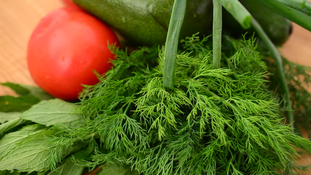 Натюрморт из овощей и фруктов. Съемка в движении
