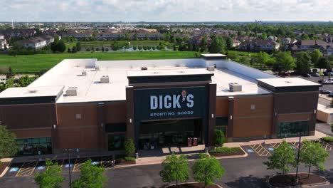 dick's sporting goods store exterior