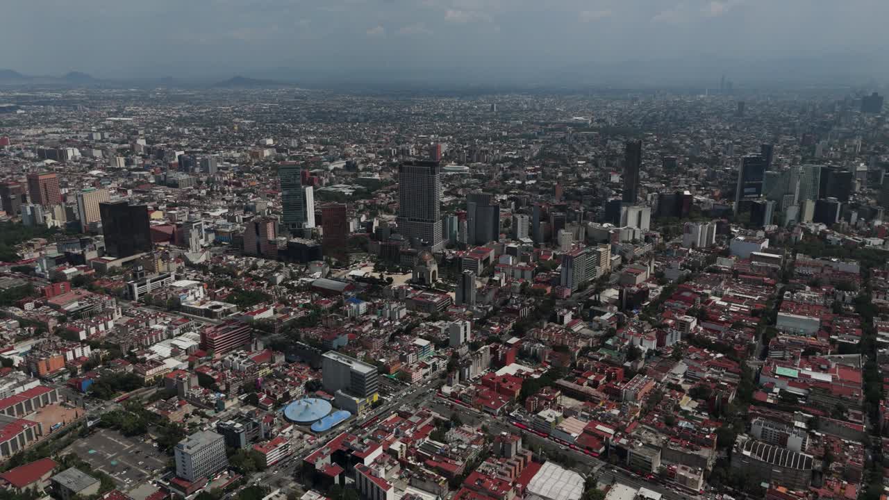 Meksika Şehri şehir merkezinde güneşli bir öğleden sonra, havadan görünüm.
