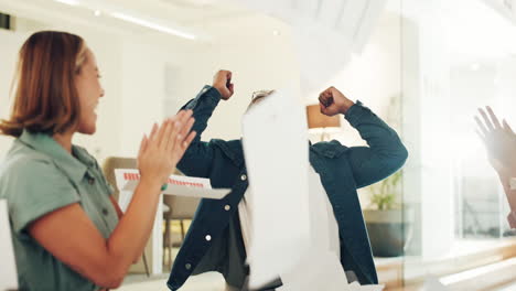 gente de negocios, el éxito o el papel de lanzamiento