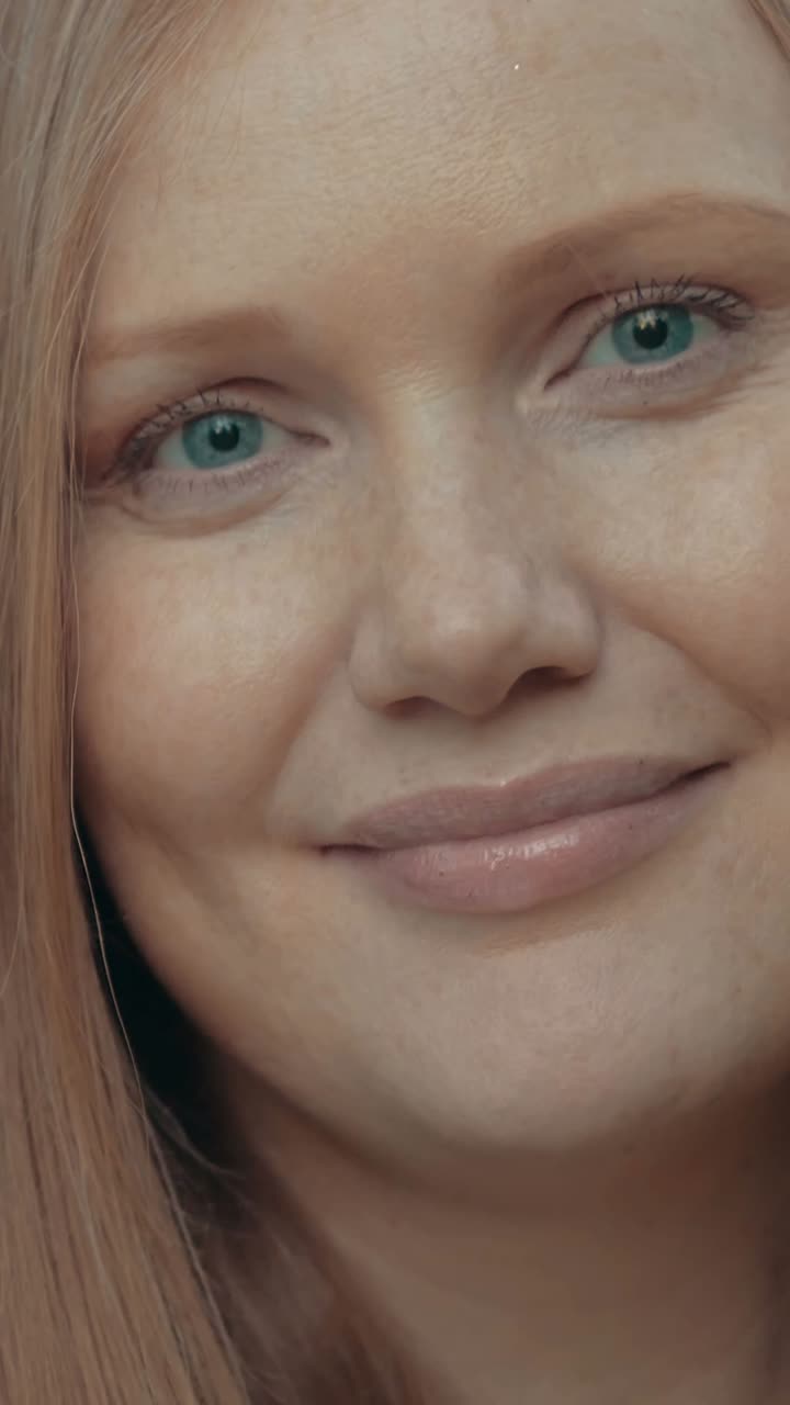 retrato de una mujer sonriente