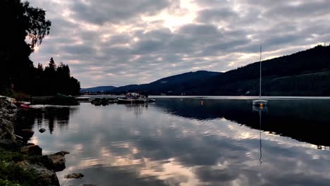 Timelapse-Of-Schluchsee-At-Sunrise