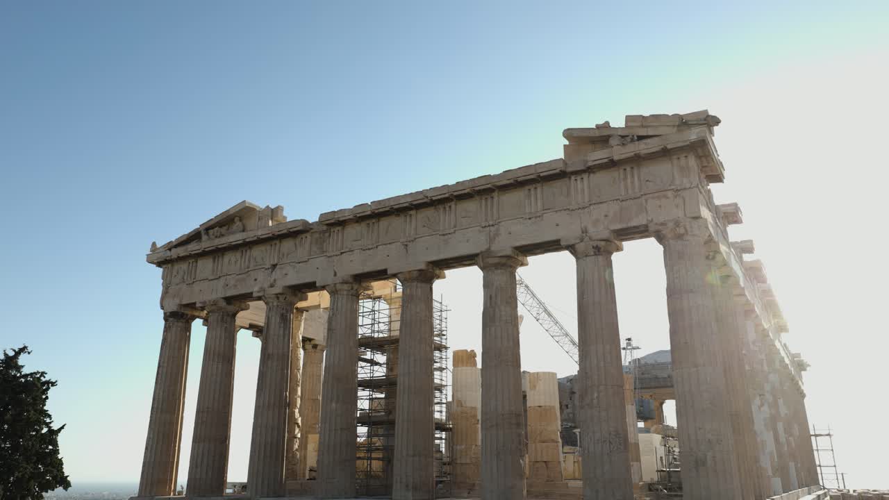 L'Acropoli, senza persone, sole
