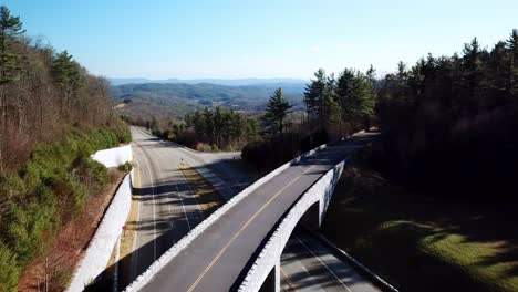 Puente-Blue-Ridge-Parkway-Entre-Blowing-Rock-Y-Boone-Nc,-Carolina-Del-Norte