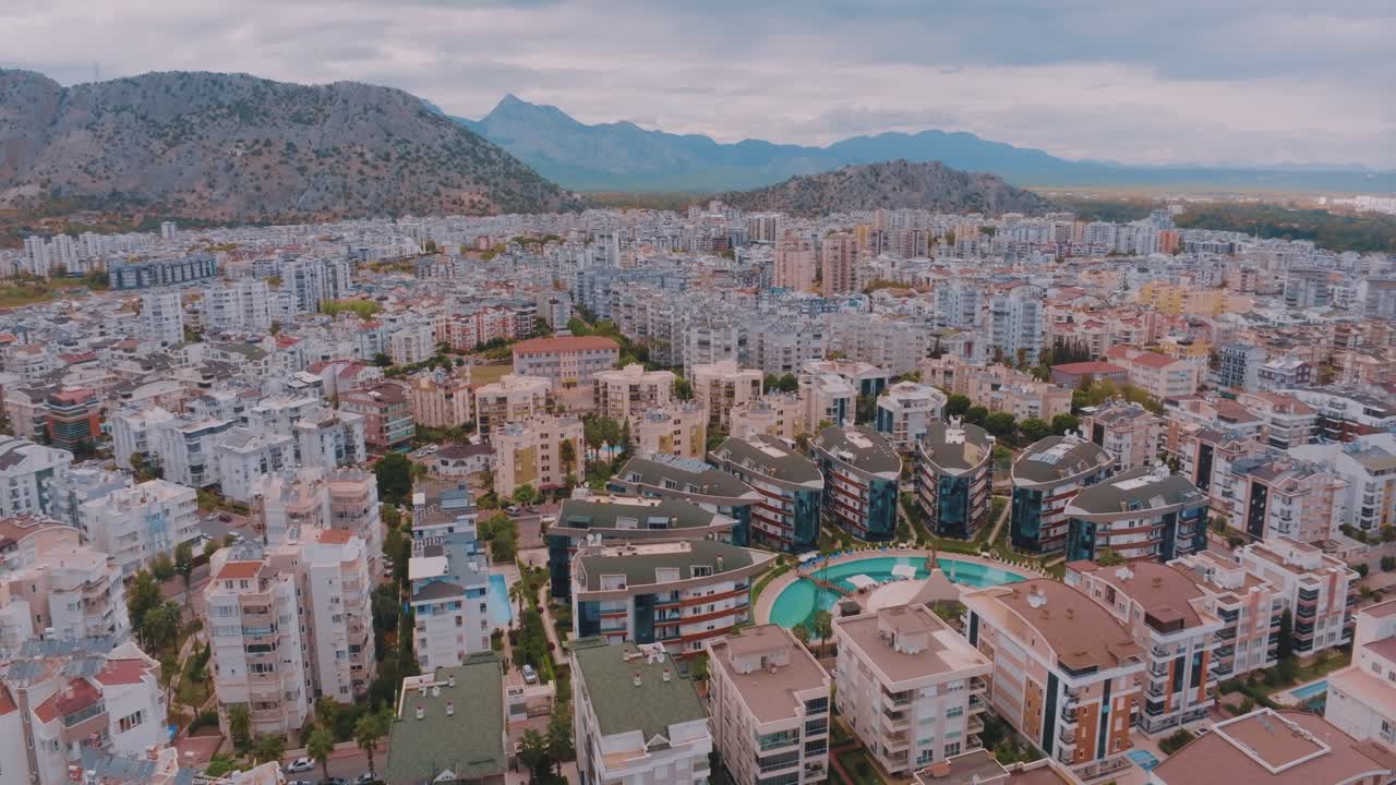 vista aérea de un paisaje urbano en turquía