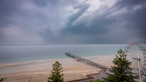 Tormenta-Con-Relámpagos-En-La-Playa-De-Arena-En-Adelaide-Glenelg-Suburbio-Australiano-Nubes-Oscuras-Timelapse