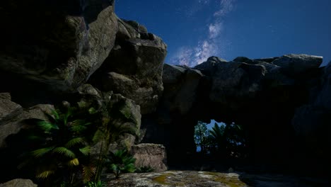 4k astrofotografía rastros de estrellas sobre las paredes del cañón de piedra arenisca.