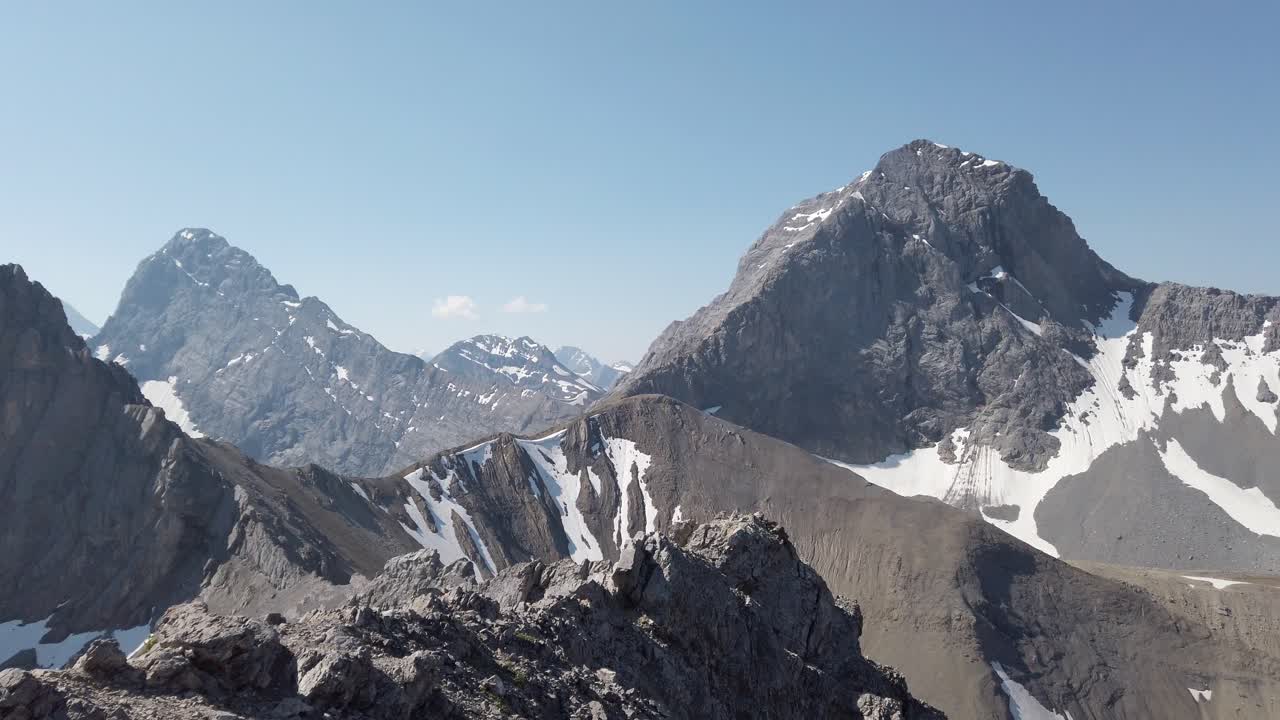 pan de la cordillera en un día soleado, montañas rocosas, kananaskis, alberta, canadá