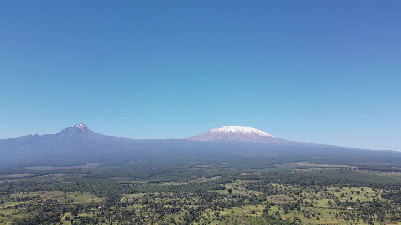 nieve blanca en la cima del monte kilimanjaro áfrica
