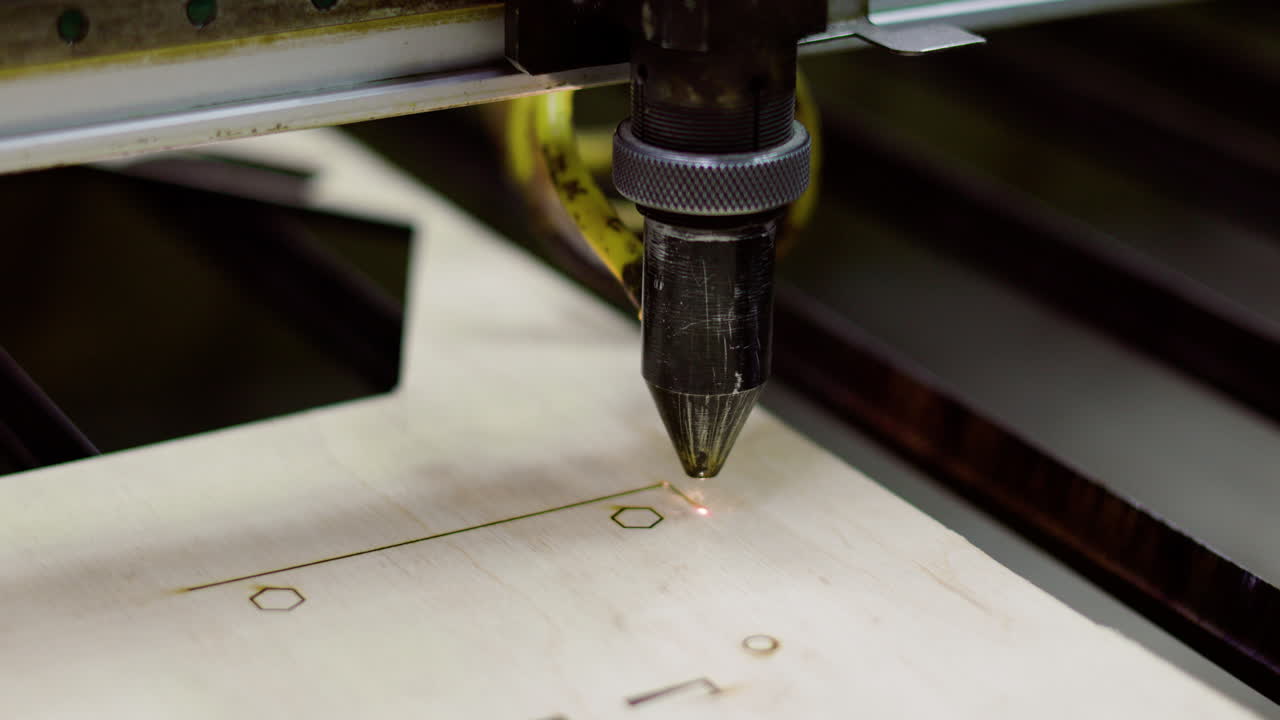 крупный план работающего оборудования