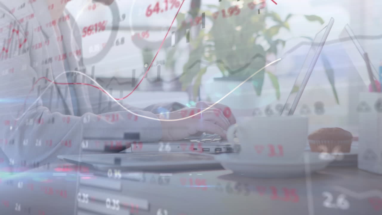 노트북을 사용하는 백인 사업가들에 대한 금융 데이터 처리의 애니메이션