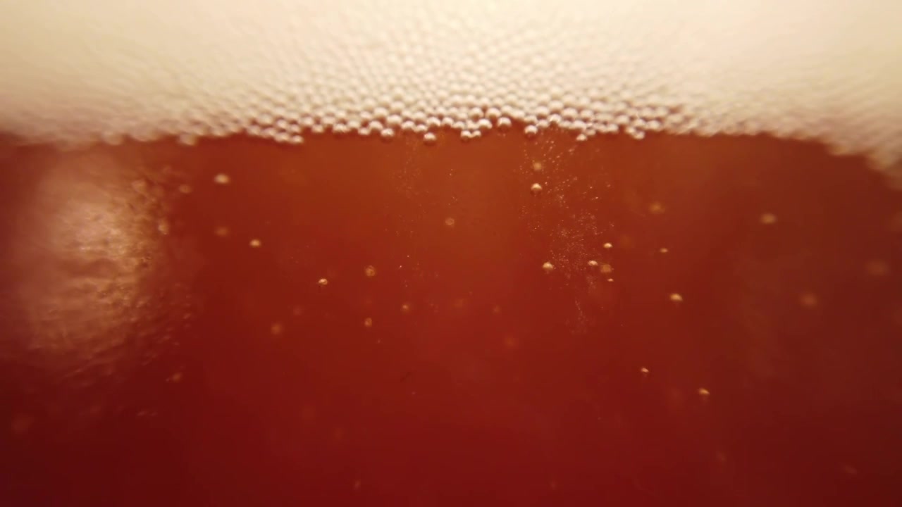 Birra in un bicchiere. Ripresa macro