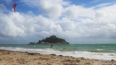 Kitesurfing-At-Marazion-With-St-Michael's-Mount-In-Background---static-shot