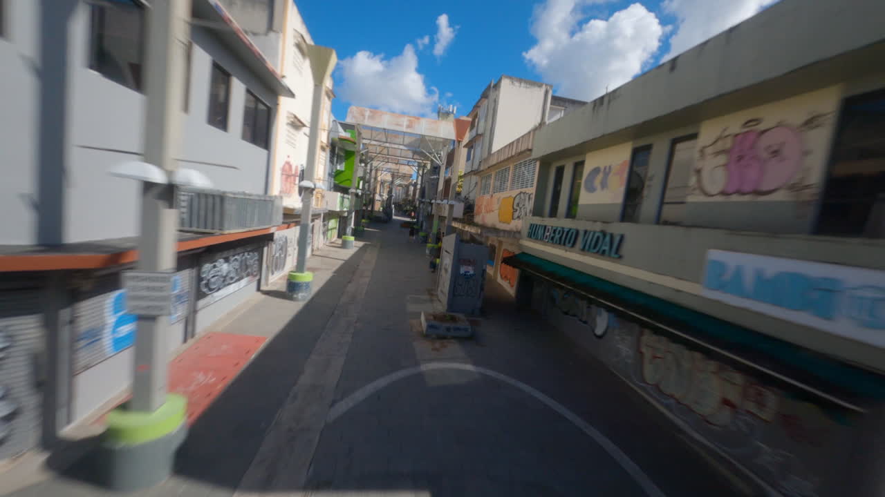 파세오 데 디에고 리오 피에드라 푸에르토리코 시네마틱 fpv 드론 샷 1