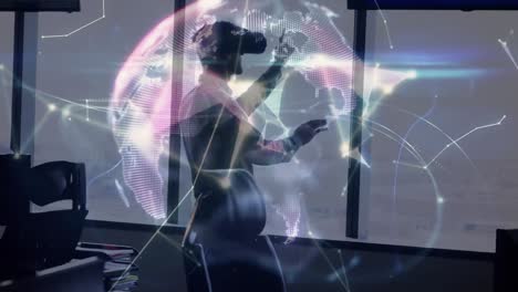 animación de la red de conexiones y el globo sobre el hombre de negocios que usa auriculares vr