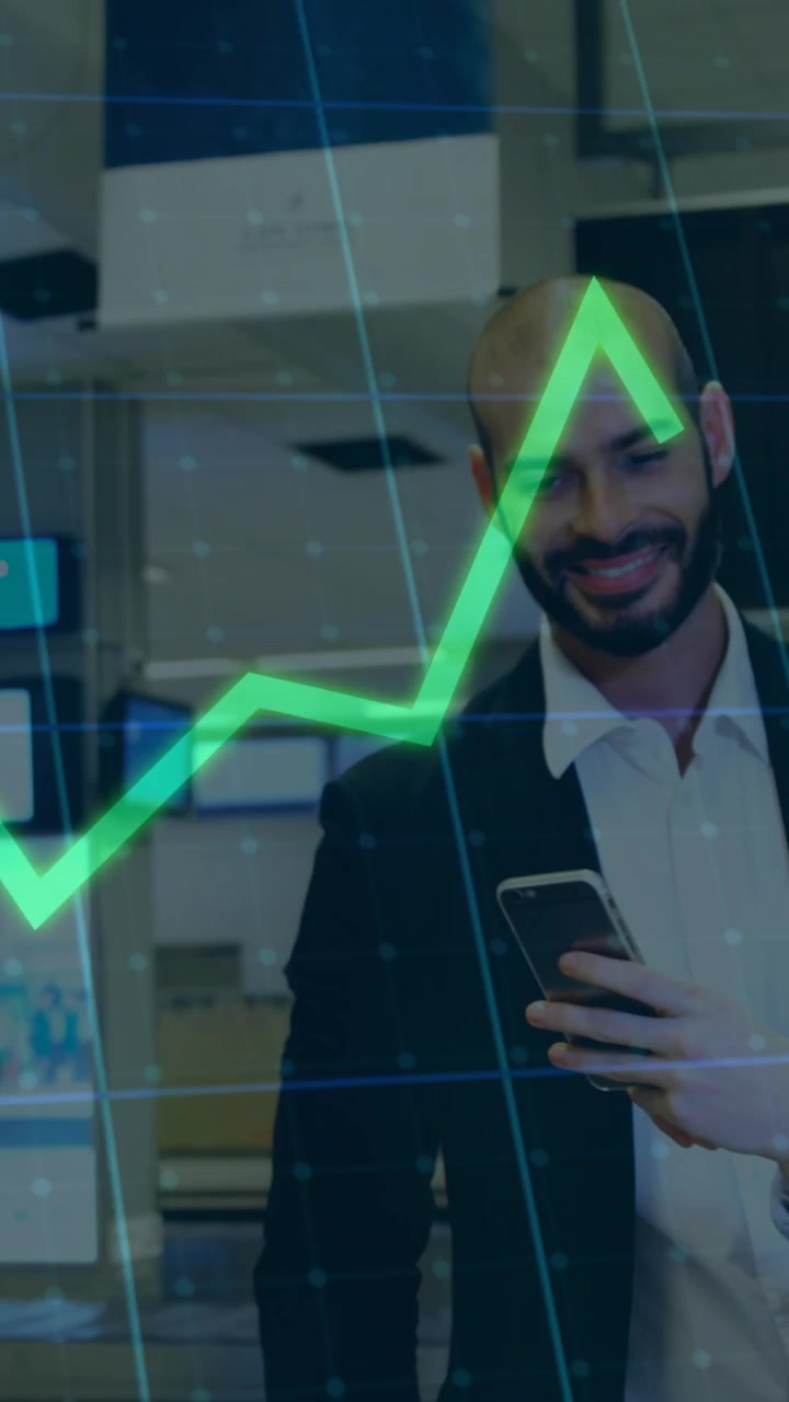 Animazione dell'elaborazione di dati finanziari su diverse persone in ambito business