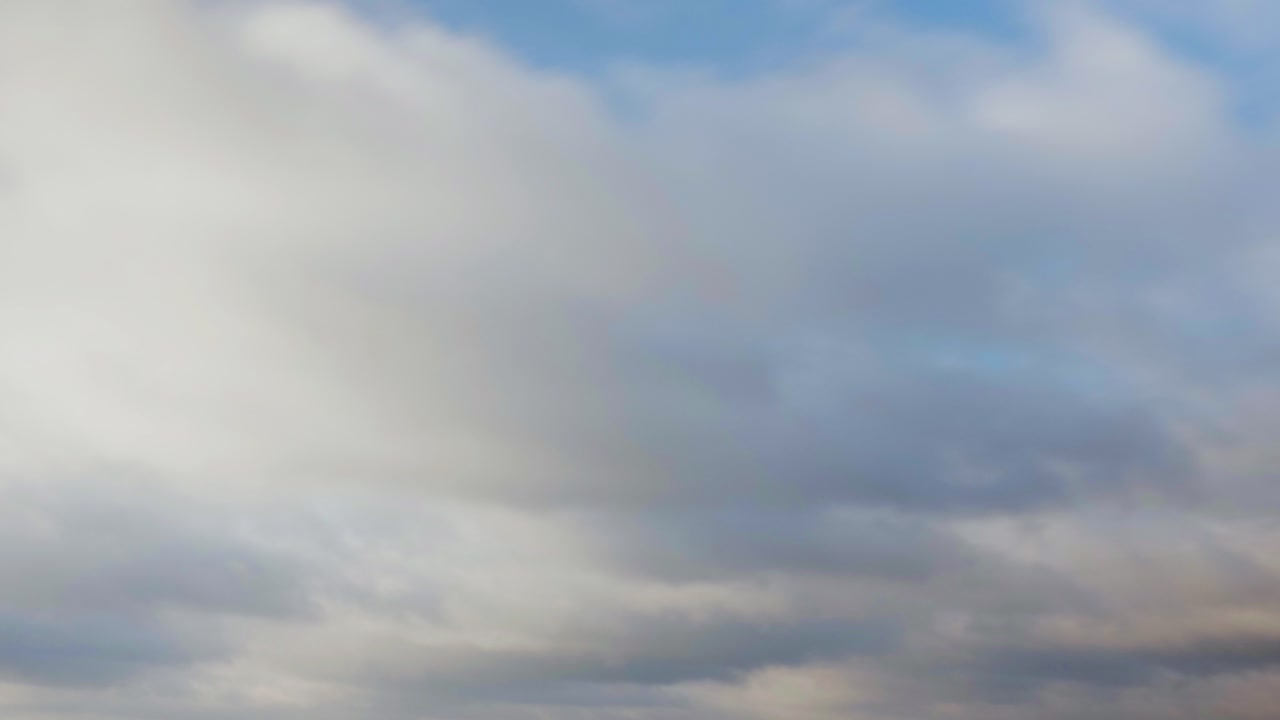 구름이 움직이는 저속 촬영