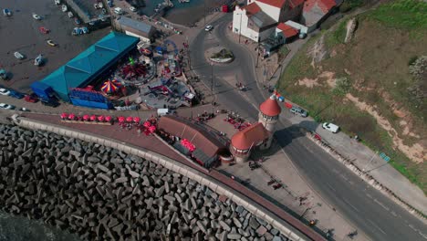 Luftaufnahme-Von-Oben-Nach-Unten-Von-Der-Ecke-Des-Taubenbades-In-Scarborough,-Großbritannien,