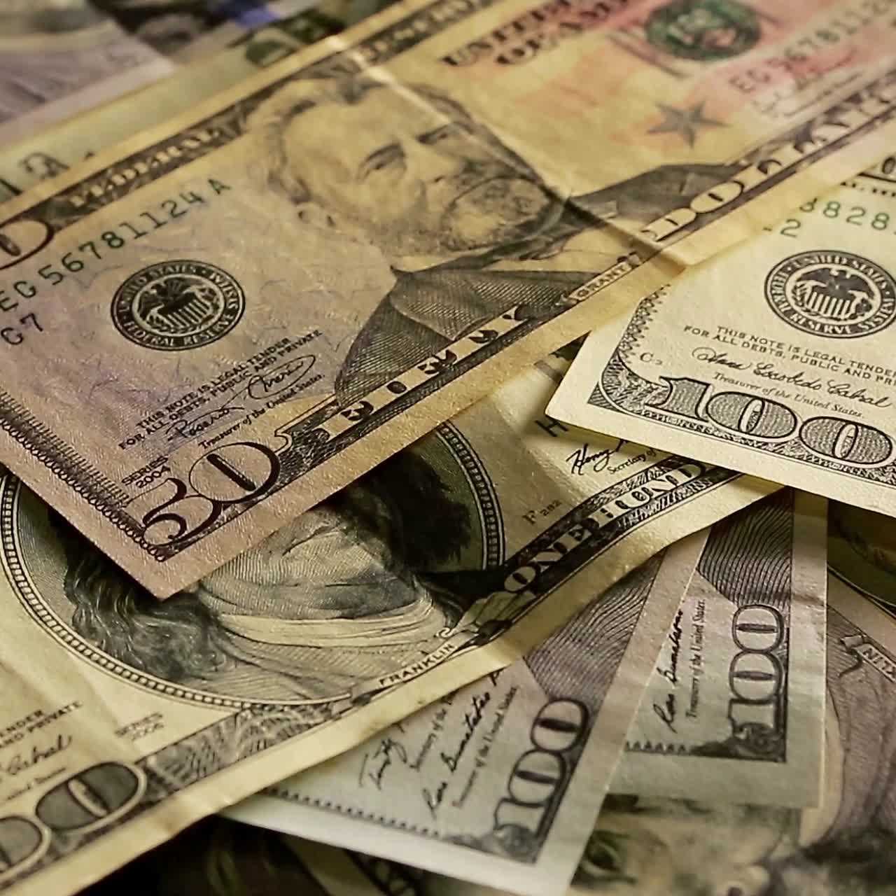 billetes de cien dólares