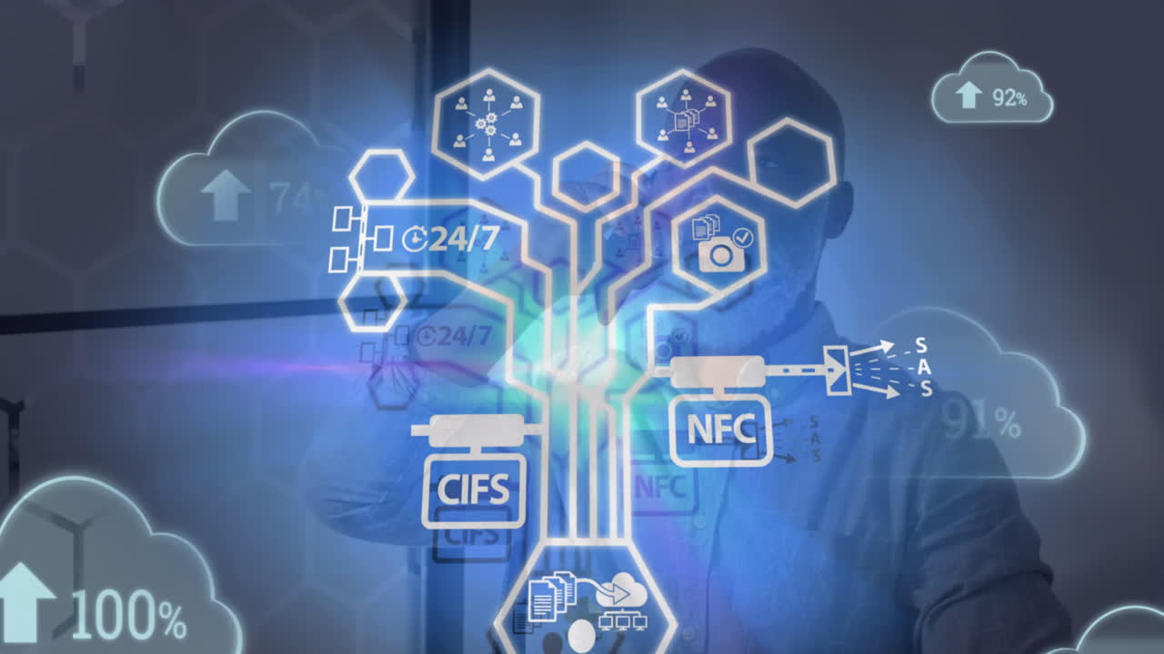 animación de iconos de carga en la nube sobre un hombre afroamericano hablando en un teléfono inteligente en la oficina