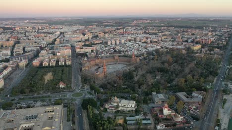 Vista-Lateral-De-La-Plaza-De-España-O-Plaza-De-España-En-La-Vista-Panorámica-Del-Paisaje-Urbano-De-Sevilla