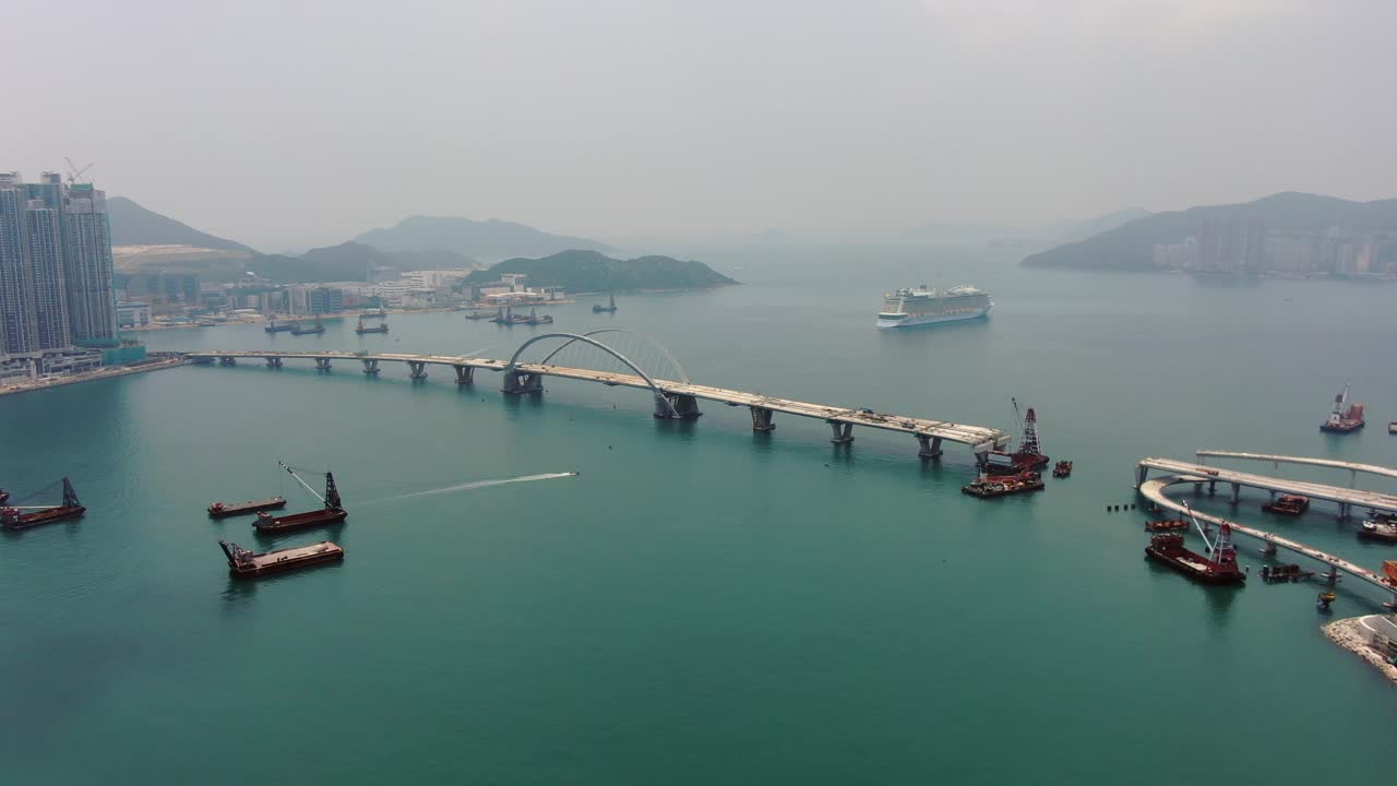 proyecto de construcción del enlace cruzado de la bahía de hong kong, un puente doble de dos carriles que conecta el túnel tseung kwan o lam tin con la carretera wan po, vista aérea
