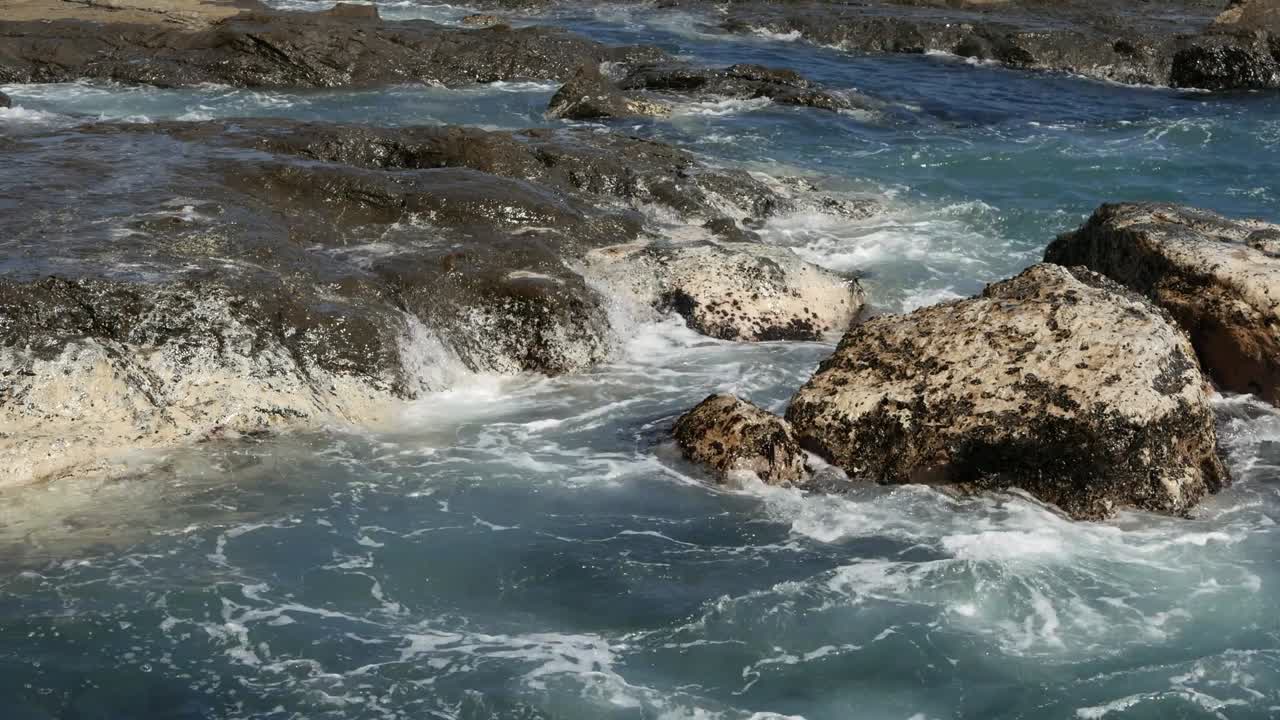 las olas están entrando.