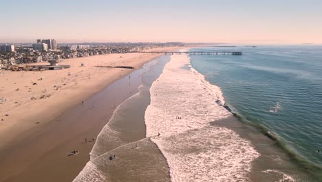 imágenes aéreas de la playa de venecia. línea del océano