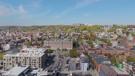 Green-park-in-central-Cincinnati,-United-States-of-America-aerial-city