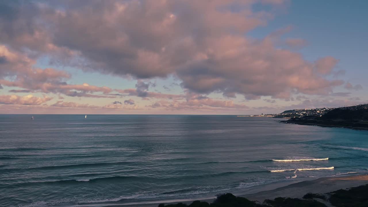 남아프리카 공화국의 모셀베이 (mosselbay) 에서 해가 지는 동안 바다의 시간 흐름