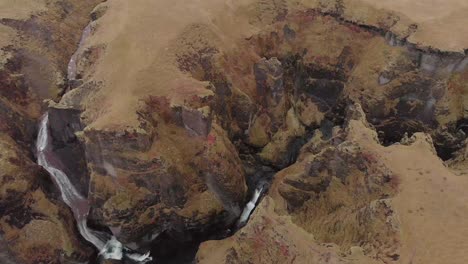 Sobrevuelo-Aéreo-Cinematográfico-Del-Impresionante-Cañón-Islandés