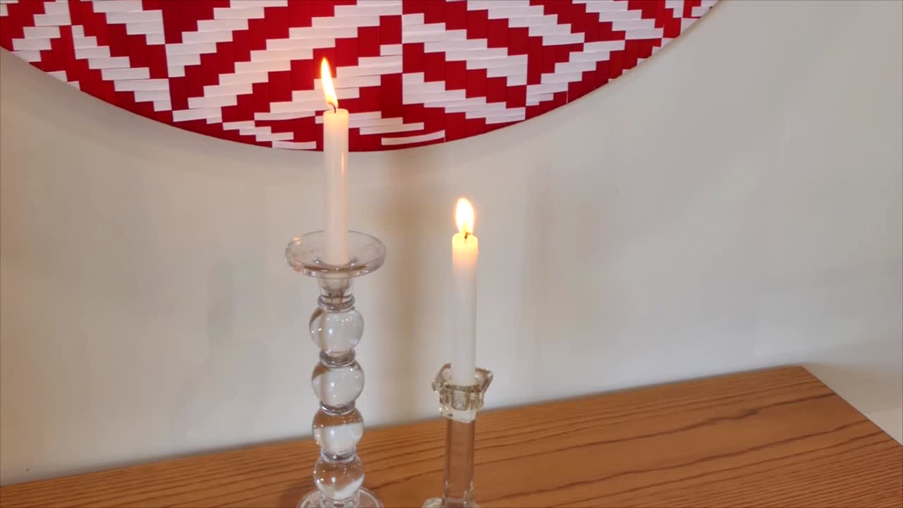 primer plano de una vela usada durante un funeral