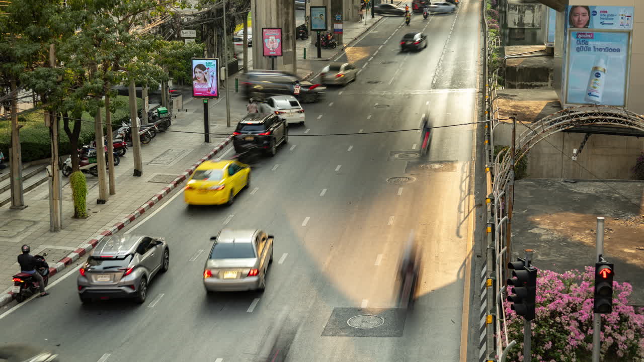 timelapse of rush hour traffic in central bangkok