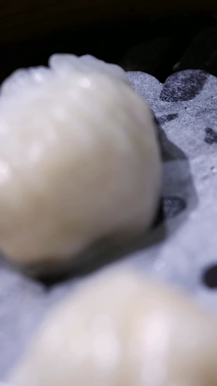 대나무 바구니 에서 증기 를 내는