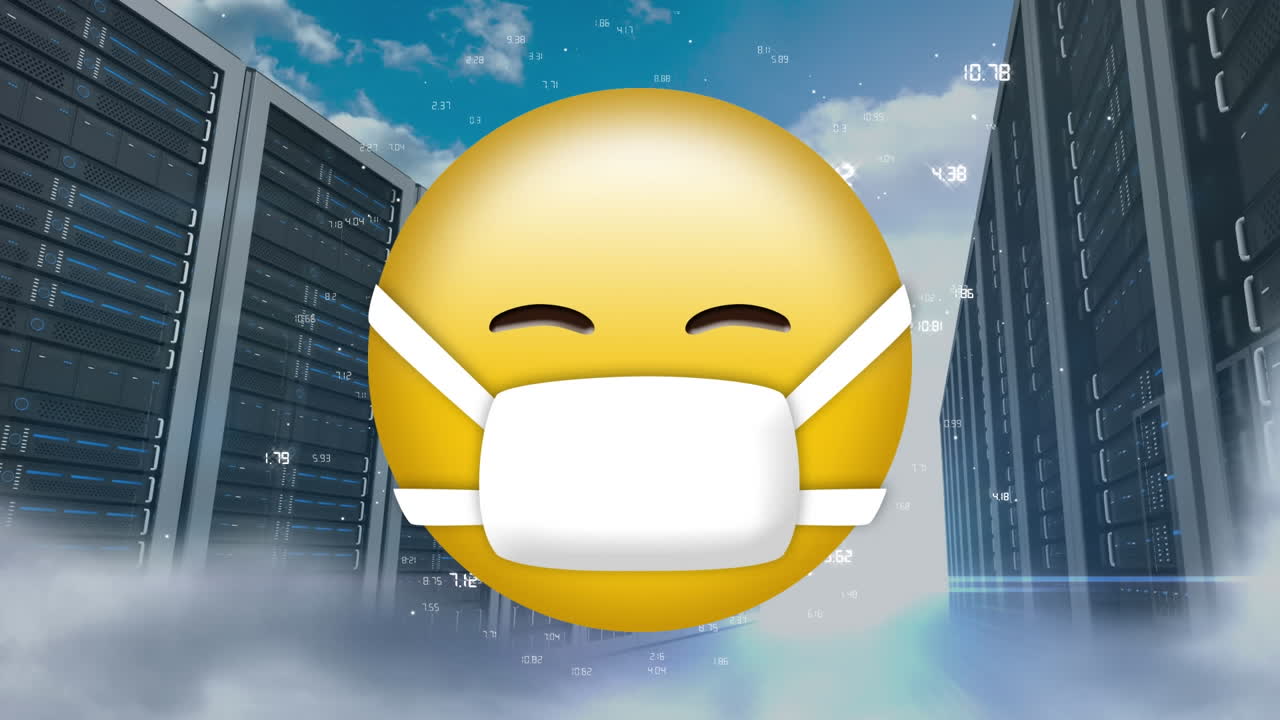 하늘의 구름에 대항하여 여러 컴퓨터 서버에서 얼굴 마스크 이모지를 착용하고 있습니다.