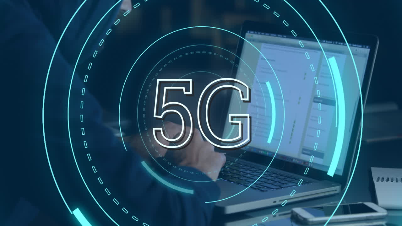 hacker e 5g scritto nel mezzo di un futuristico cerchi 4k
