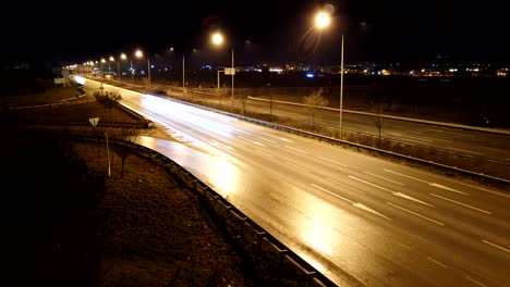 Motionlapse-Horizontal-Del-Tráfico-De-La-Carretera-Por-La-Noche